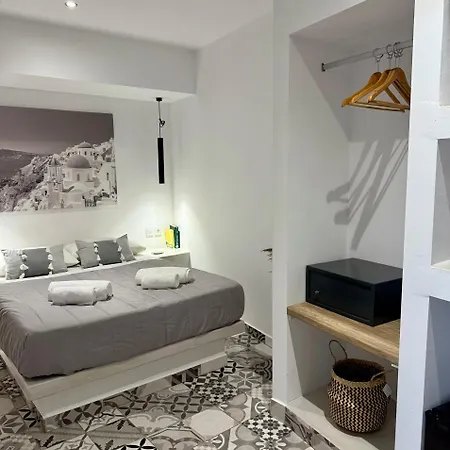 Basement Fira (Santorini)