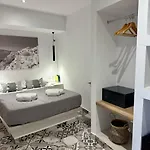 Basement Fira (Santorini)