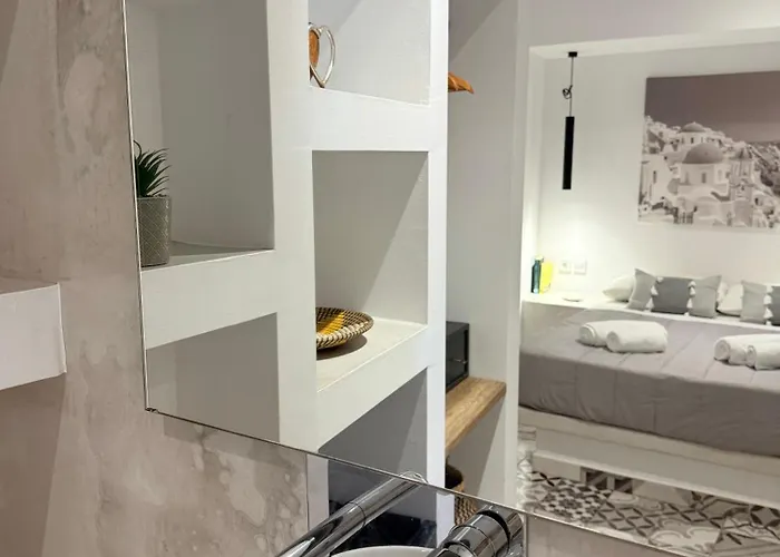 Basement サントリーニ